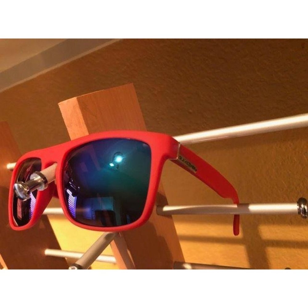 New Quiksilver Sunglass Set